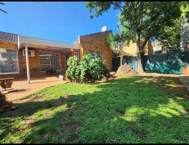 3 BEDROOM SIMPLEX FOR SALE IN GLENVISTA